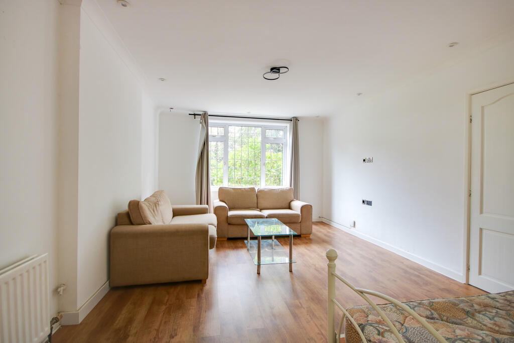 House in Southampton - View 5