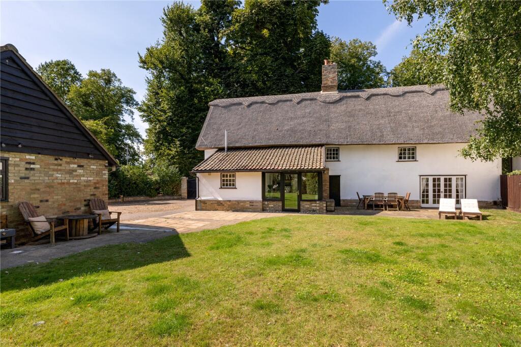 Main image of property: High Street, Cottenham, Cambridgeshire, CB24