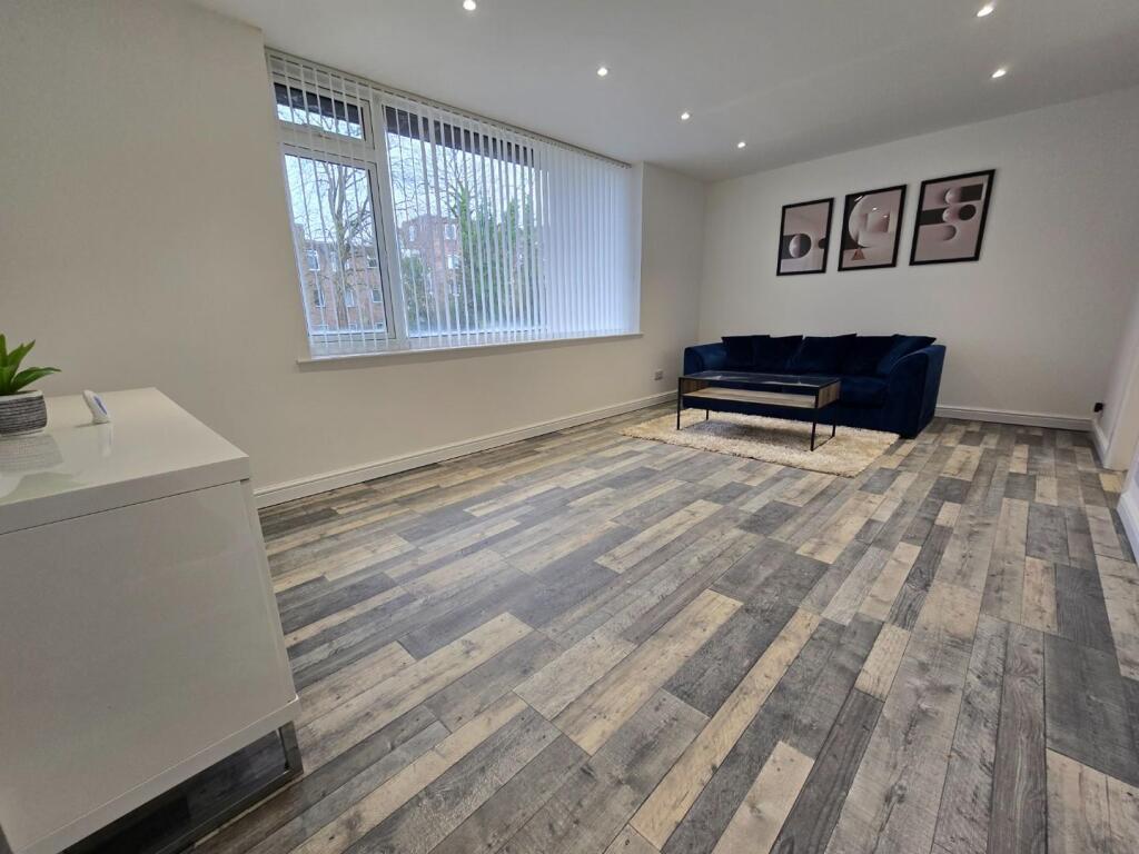 Apartment in Bury, Greater Manchester - View 3