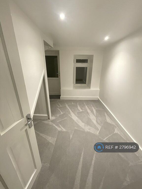 Apartment in Torquay - View 3