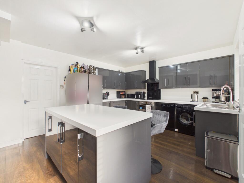 House in Hull, Inglemire, Orchard Park - View 2