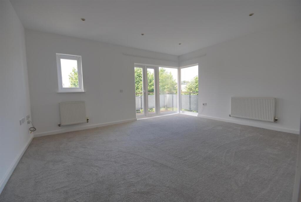 Apartment in Watford - View 2
