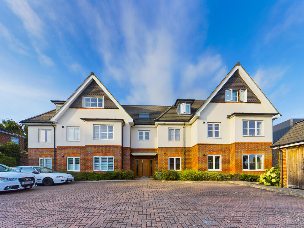 Main image of property: Kingsend, Ruislip, HA4