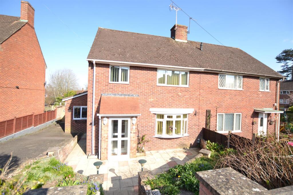 3-bed semi-detached on Sandpits, Leominster, £230,000