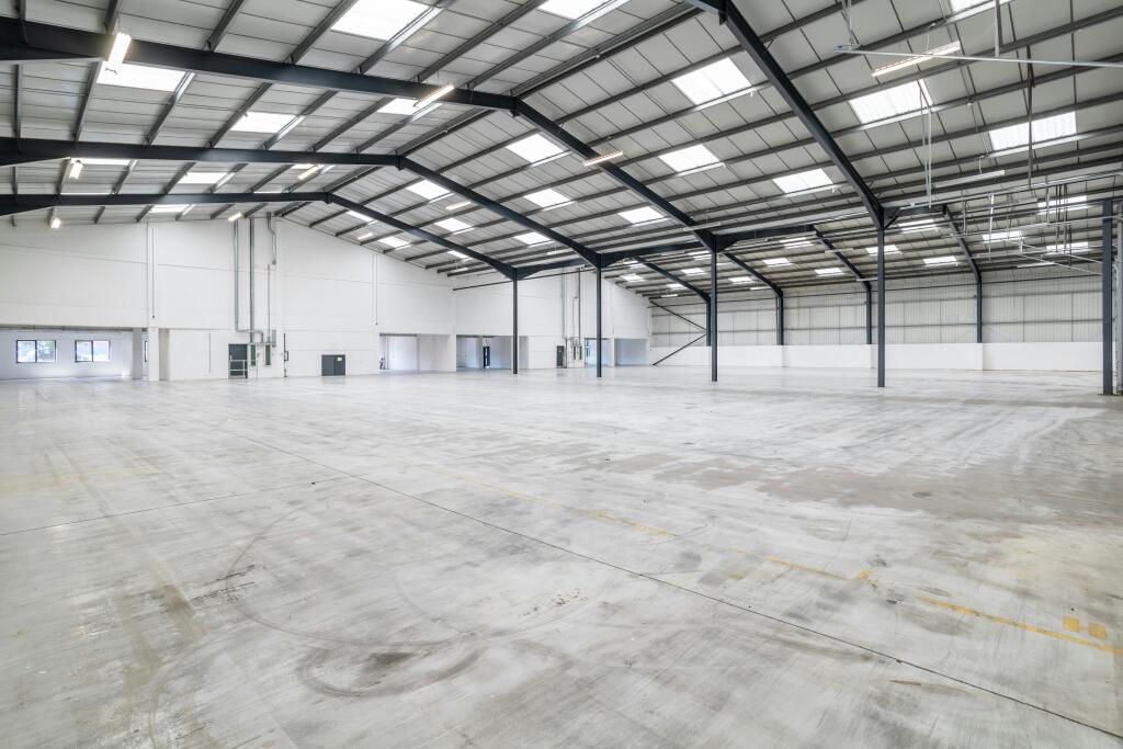 Units B Laporte Way - Luton-19.jpg