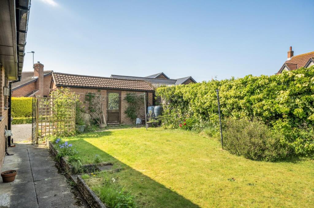 Acorn Close, Barlby, Selby photo 4