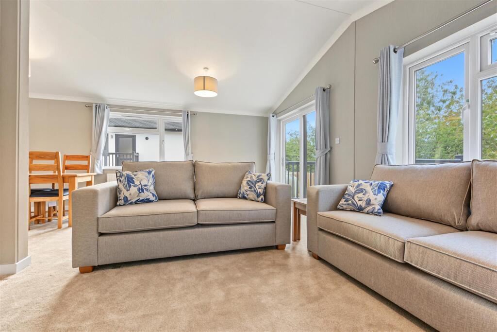 House in Nottingham, Killarney Park, Bestwood Village - View 5