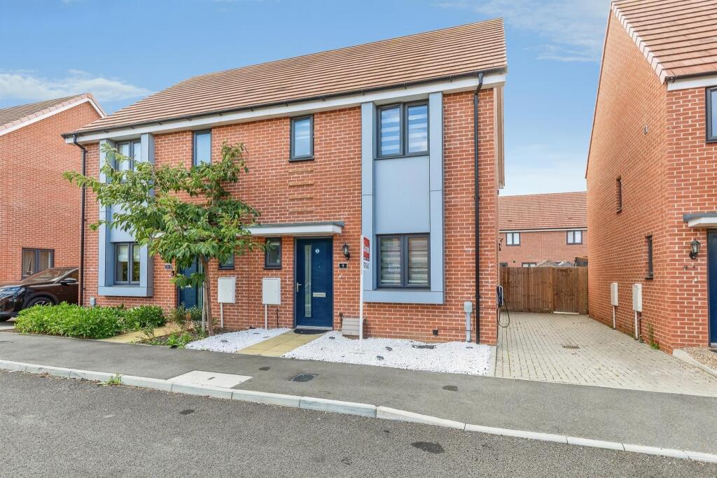 Main image of property: Hop Garden Close, Rainham