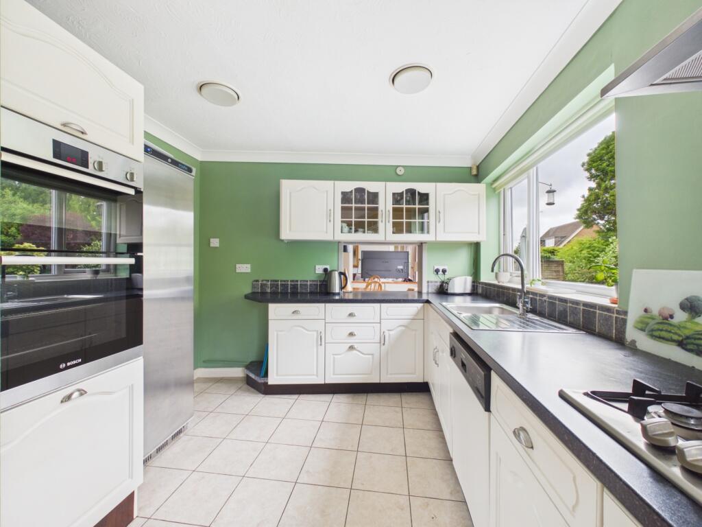 Resthaven Road, Wootton NN4 - View 6