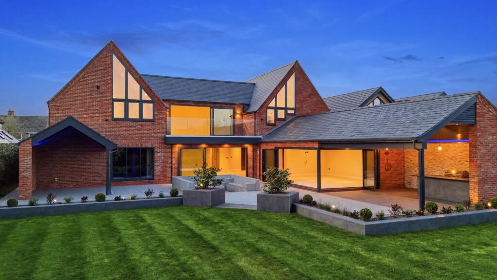 Main image of property: High View Avenue, Keyworth, Nottingham, Nottinghamshire, NG12