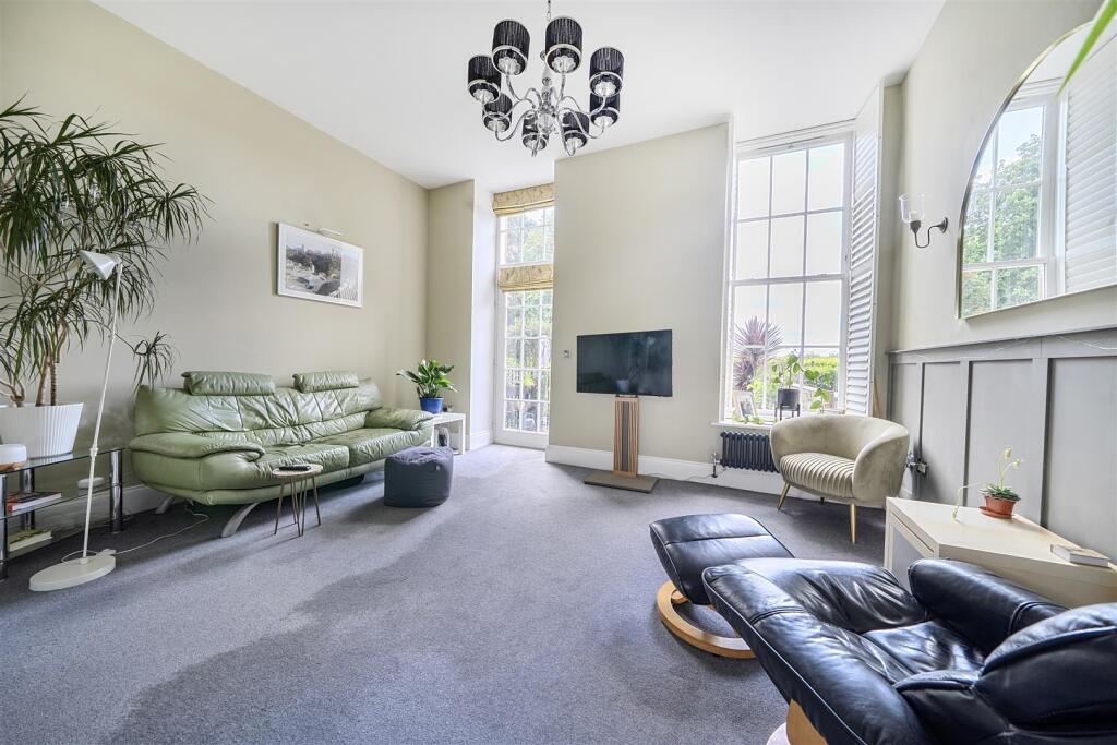 The Hamptons, Cotford St. Luke photo 2
