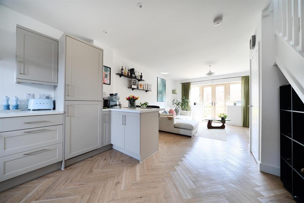 Broadleaf Road, Lutterworth, LE17 photo 3