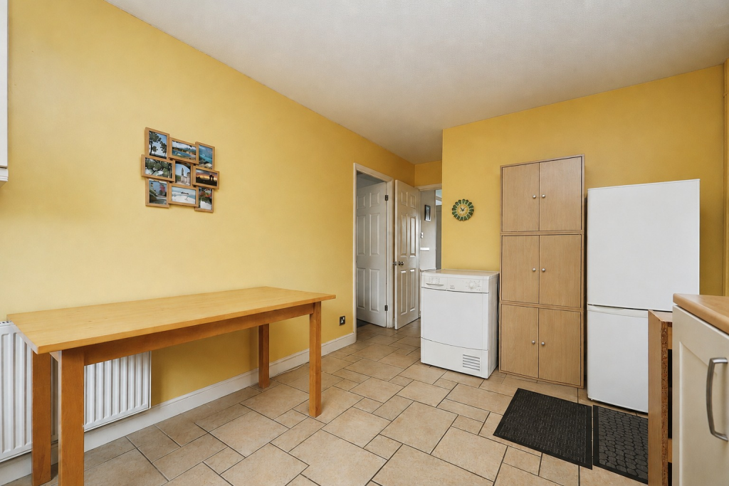 House in Lincoln - View 5