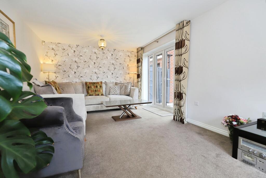 Wigse Avenue, Kidderminster, Worcestershire, DY11 - Więcej