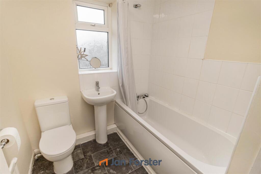 House in Newcastle upon Tyne, North Gosforth - View 5