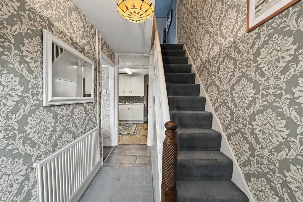 House in Bridport, West Bay - More