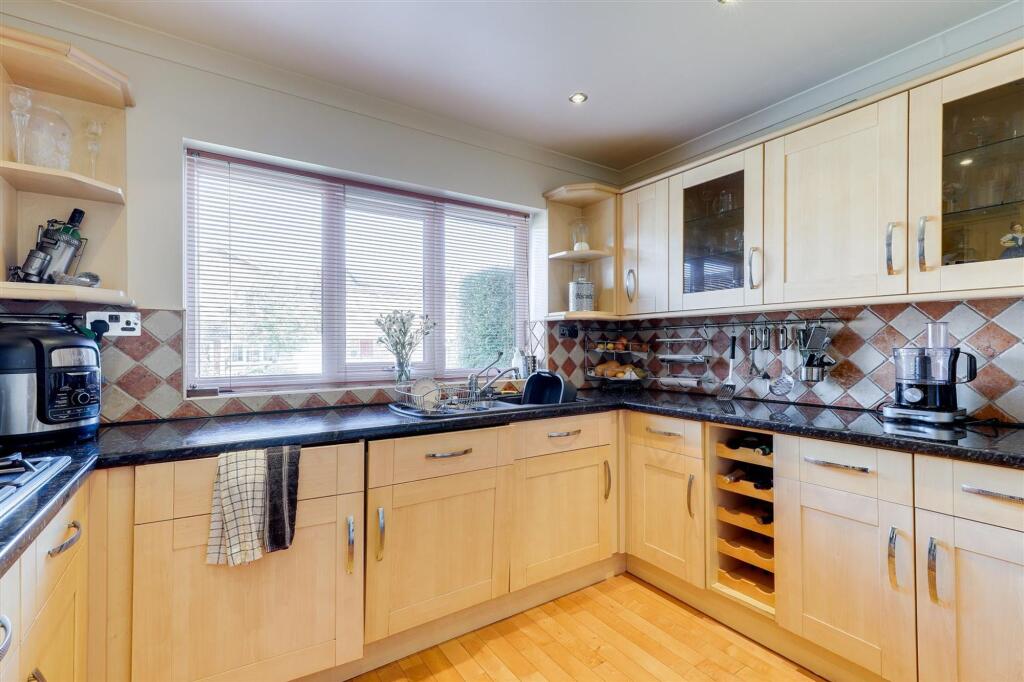 Fairway Drive, Nottingham, NG6 photo 3