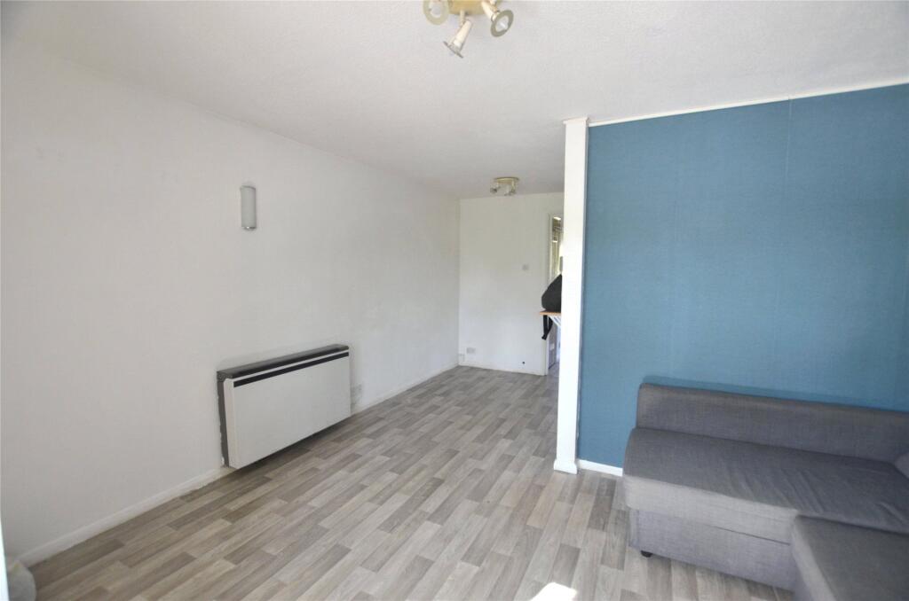Apartment in Sutton - View 3