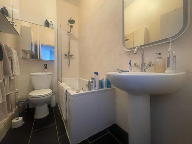Apartment in Bristol - More
