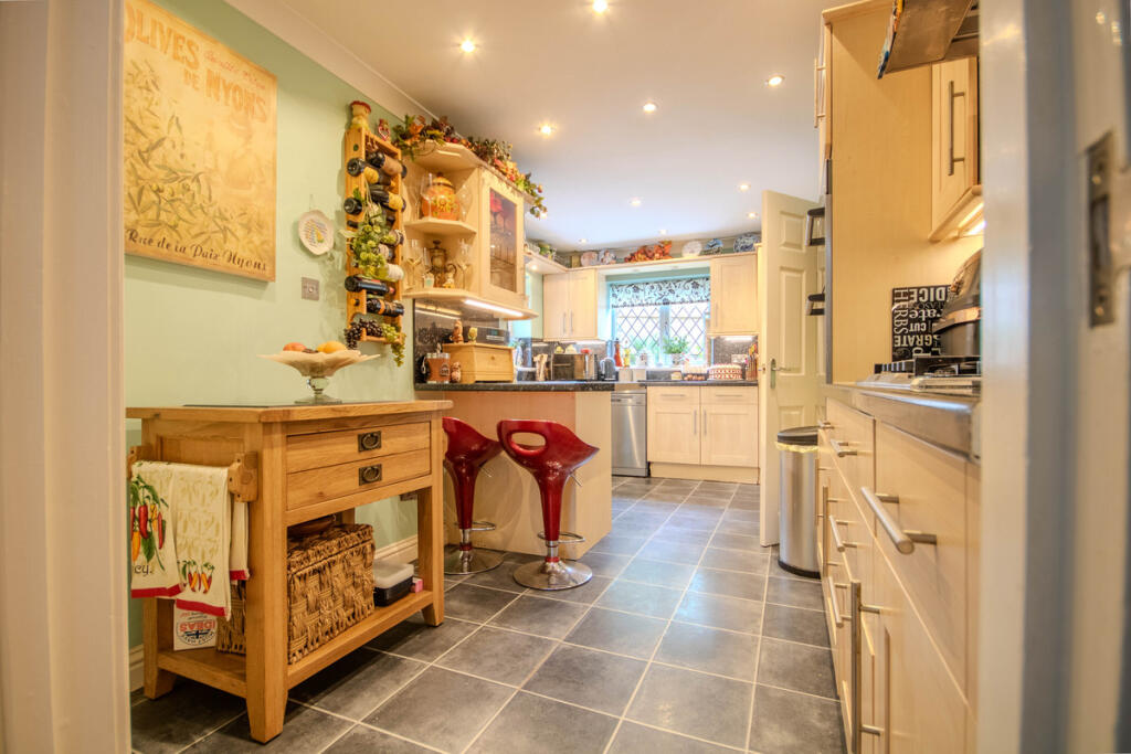 House in Newport, Cefn, Rogerstone - More