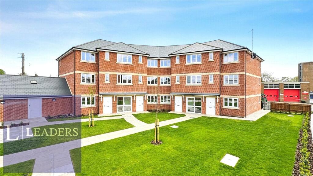 1-bed flat on Hunwicks Court, Parsonage Street, Halstead, £200,000