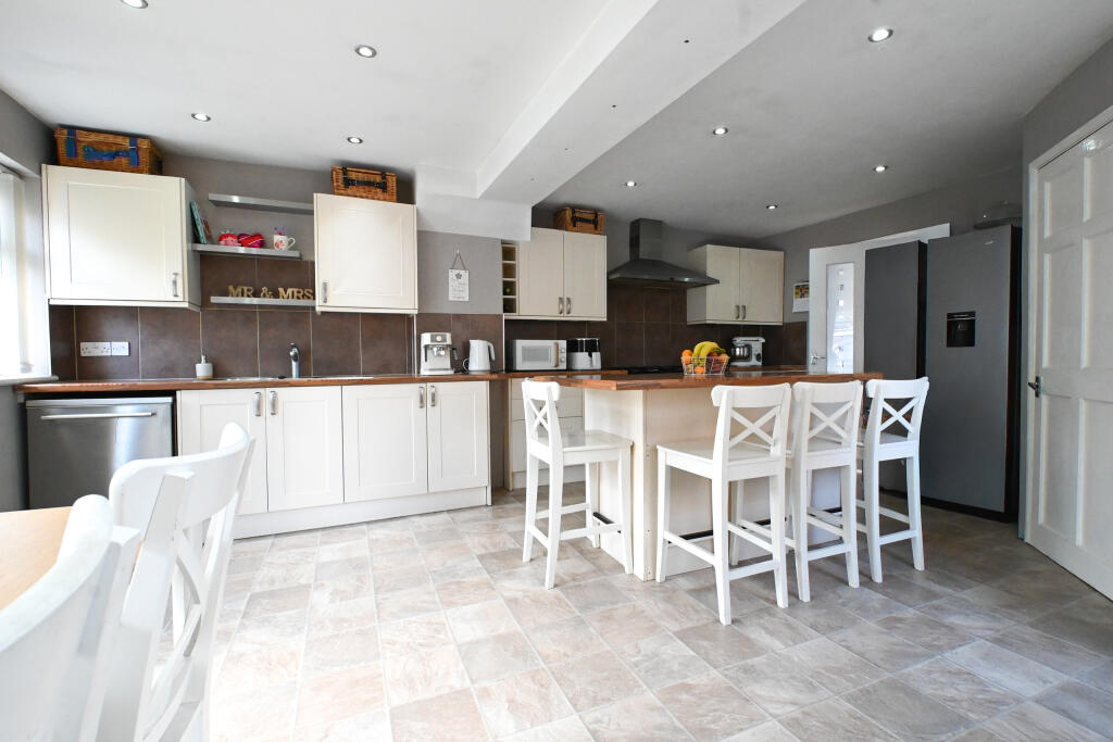 Itchen Avenue, Bishopstoke, SO50 photo 4