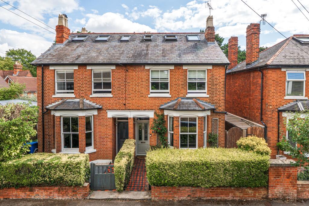 Main image of property: East Road, Maidenhead, SL6