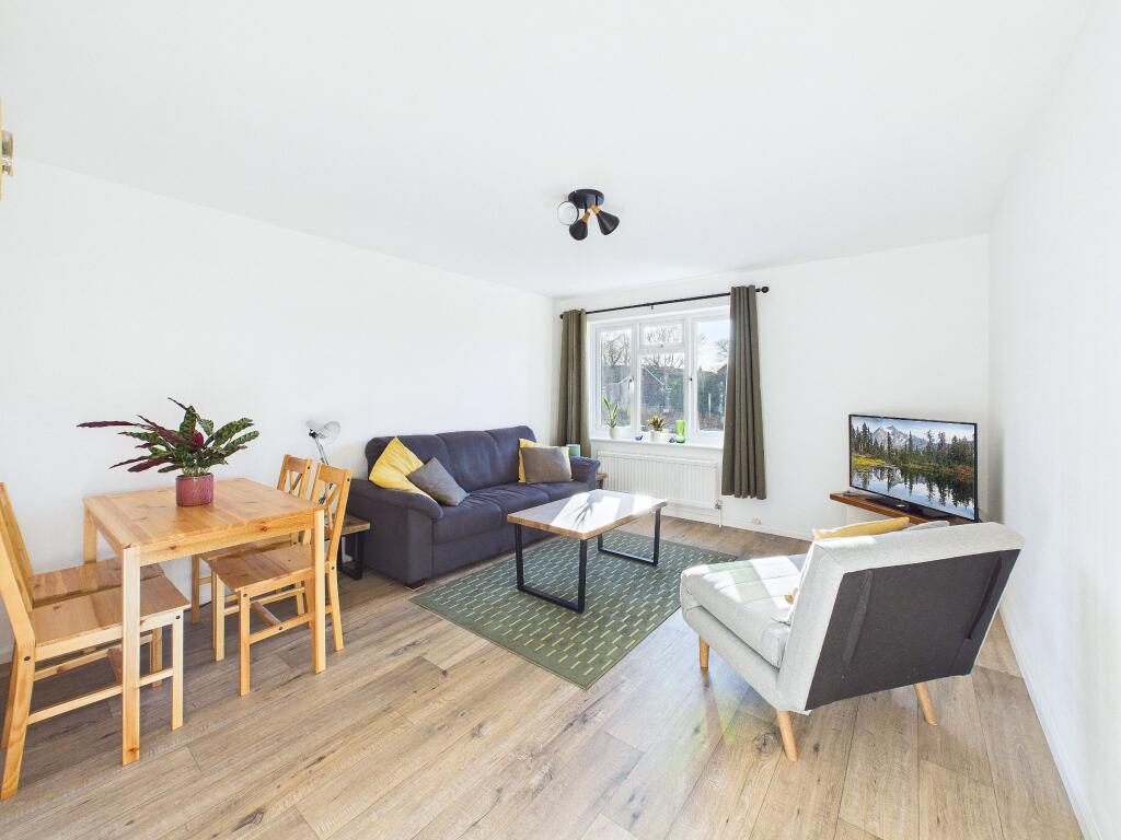 Countess Close, Eaton Socon, St. Neots photo 2