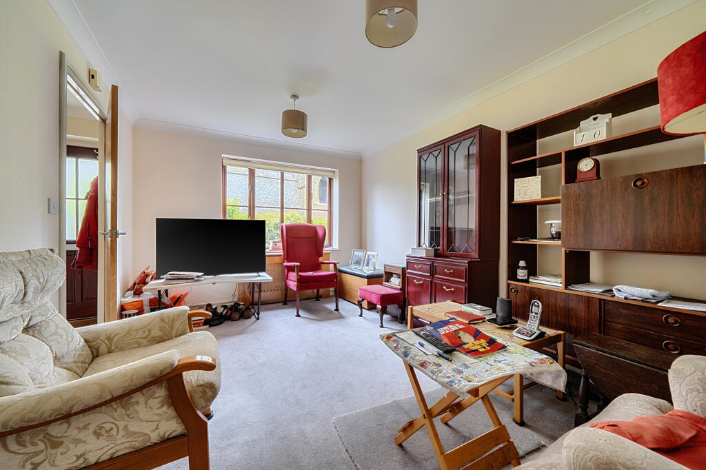 House in Enfield - View 4