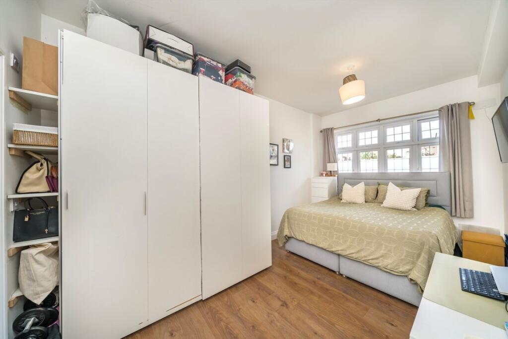 Apartment in London - View 5