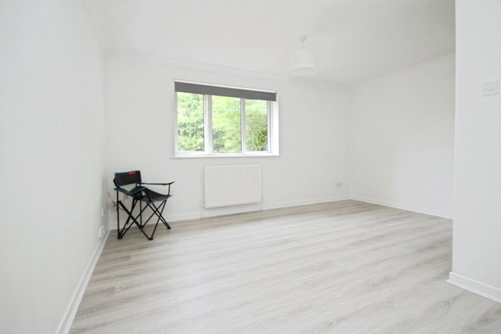 Apartment in Poole - View 2
