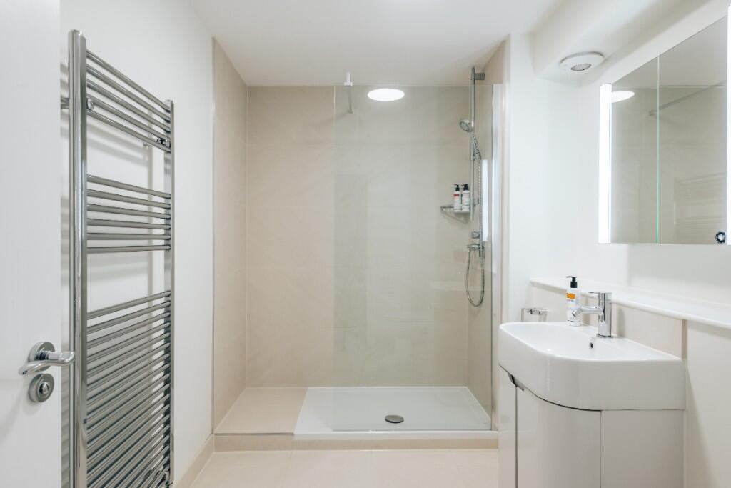 2 bedroom serviced apartment for rent