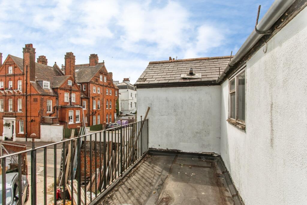 House in Southend-on-Sea, Essex - View 4