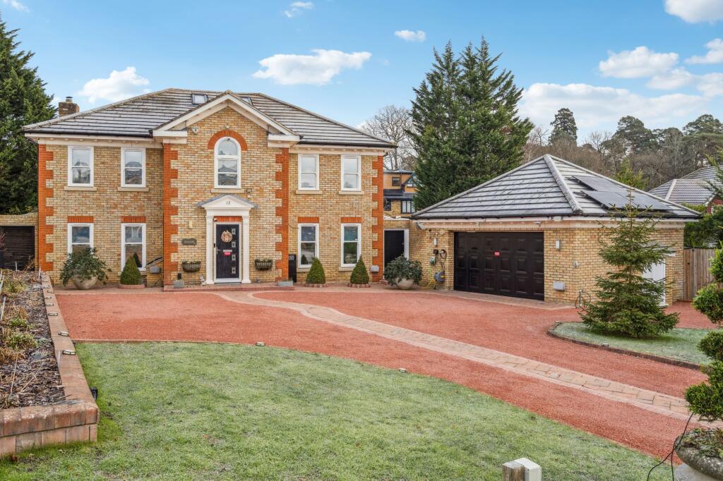Main image of property: Elmwood Park, Gerrards Cross, SL9