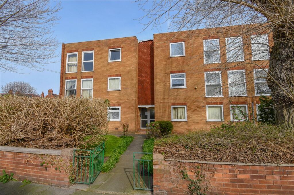 2-bed flat on Imperial Avenue, Wallasey, Wirral, £120,000
