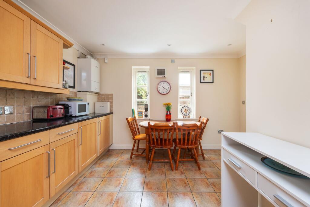 House in Winchester, Harestock, Fulflood - More