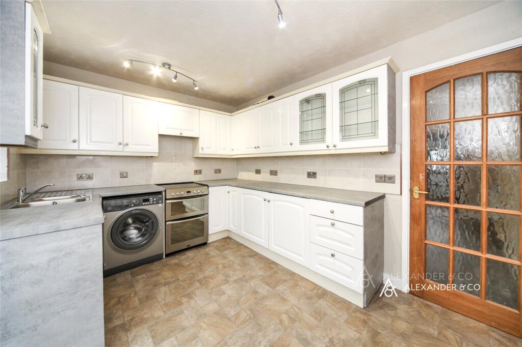 Main image of property: Readers Close, Dunstable, Bedfordshire, LU6