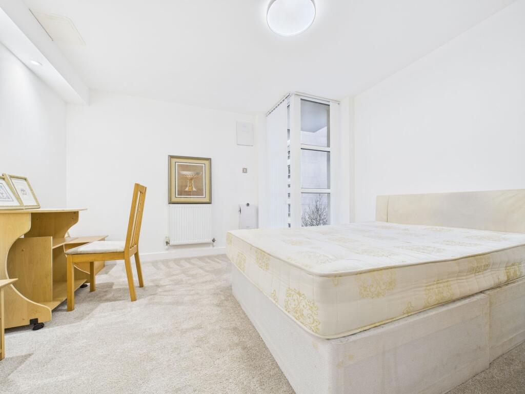 Apartment in London - More