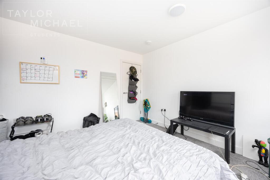 Apartment in Brighton - More