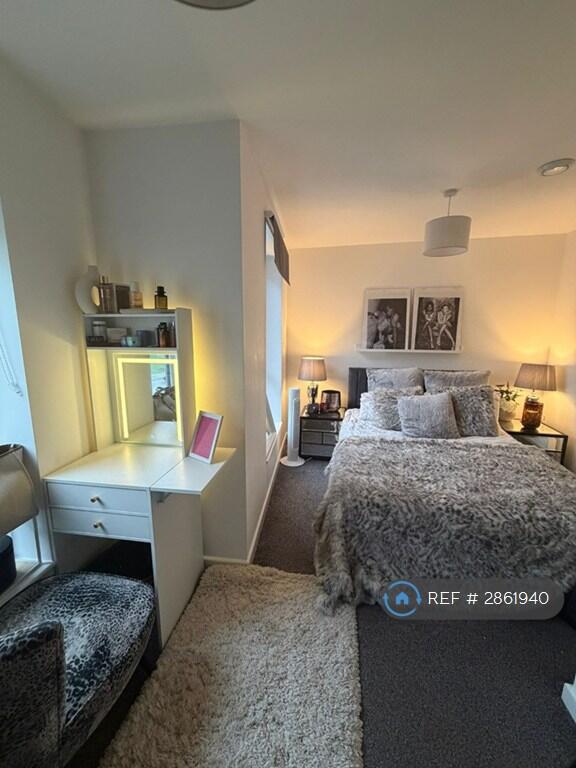 4 bedroom terraced house for rent