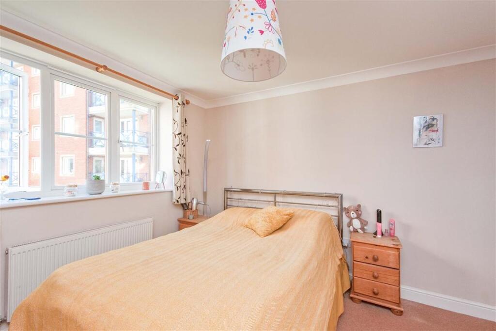 Apartment in Brighton - More