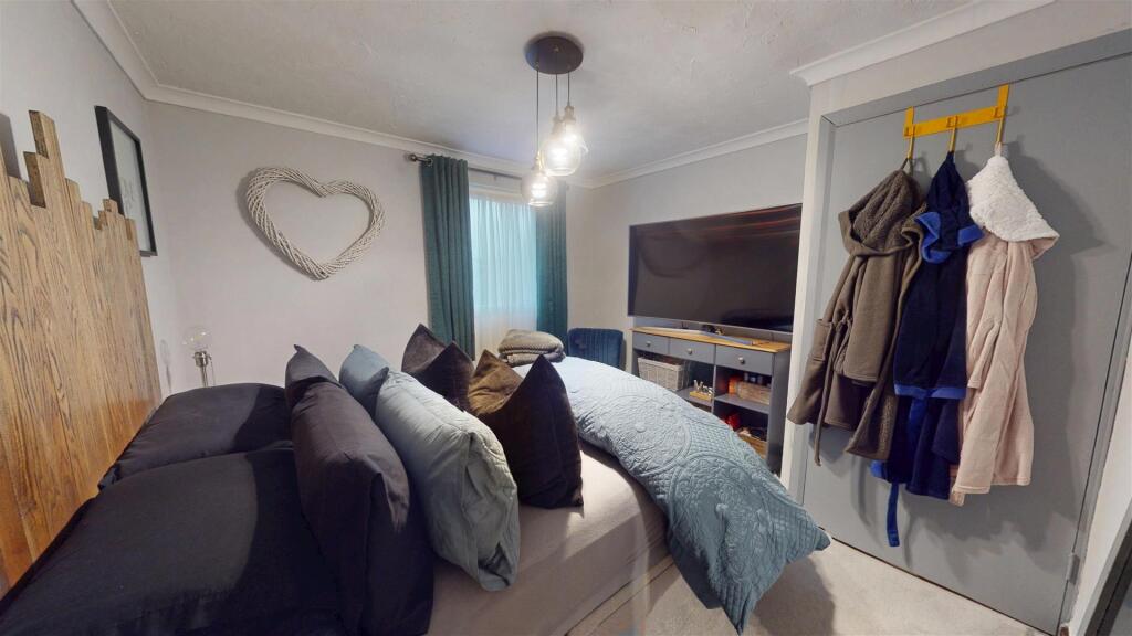 Additional image 8 of Frizley Gardens, Bradford