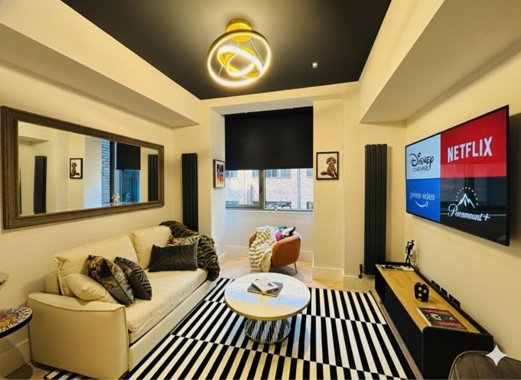 Main image of property: 1238 High Road, Whetstone,London, N20