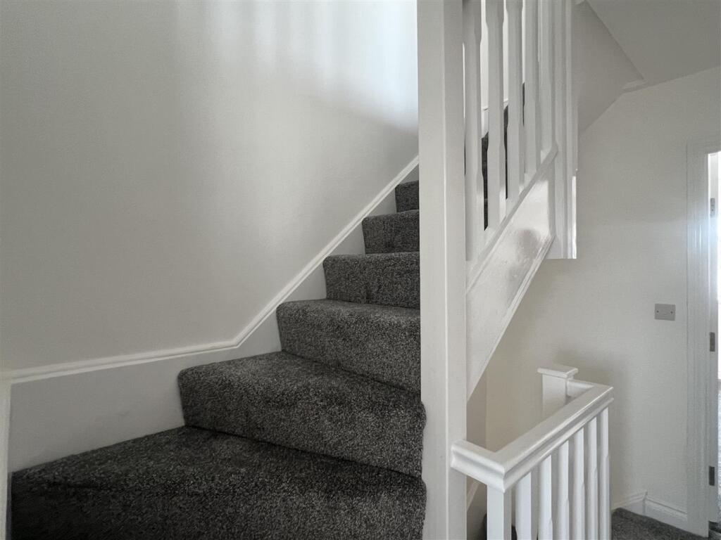 House in Sandwell, West Midlands - View 6