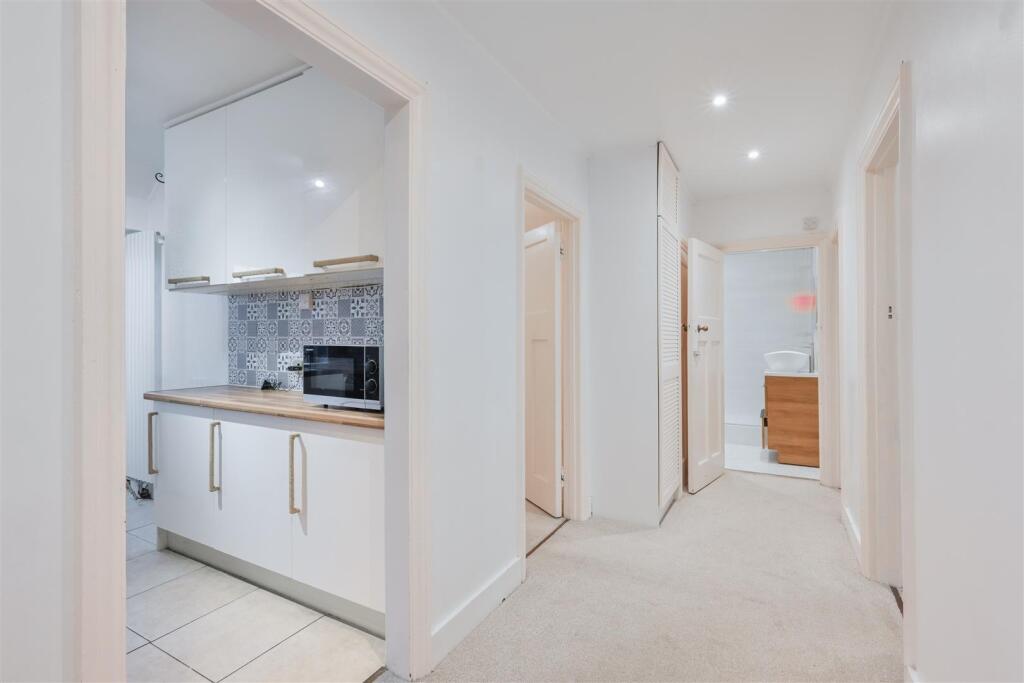 Apartment in Epsom - View 6
