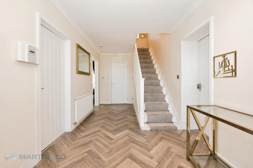 House in Woking, Surrey - View 4