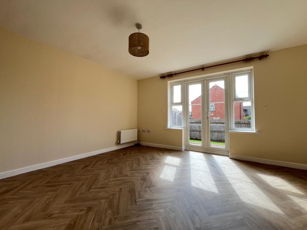 House in Stoke-on-Trent - View 4