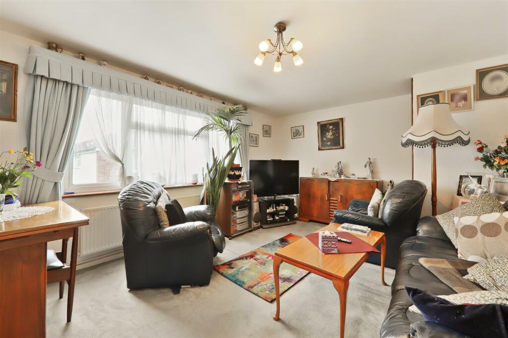 Main image of property: Harlech Gardens, Hounslow, TW5