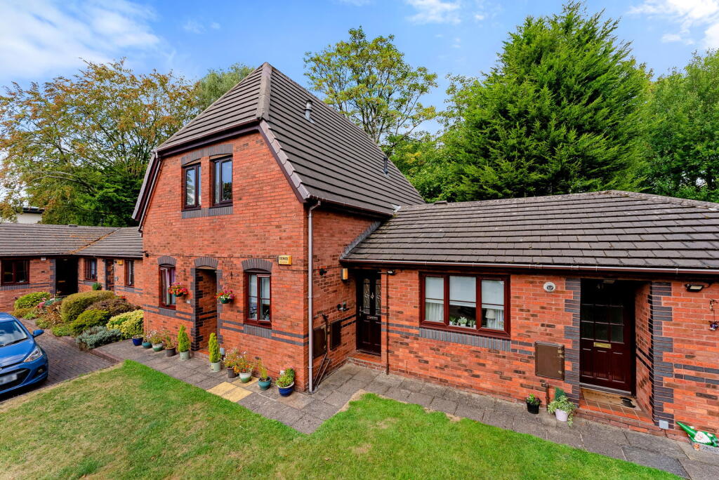Main image of property: Charlton Avenue,Prestwich,Manchester,M25 0BE