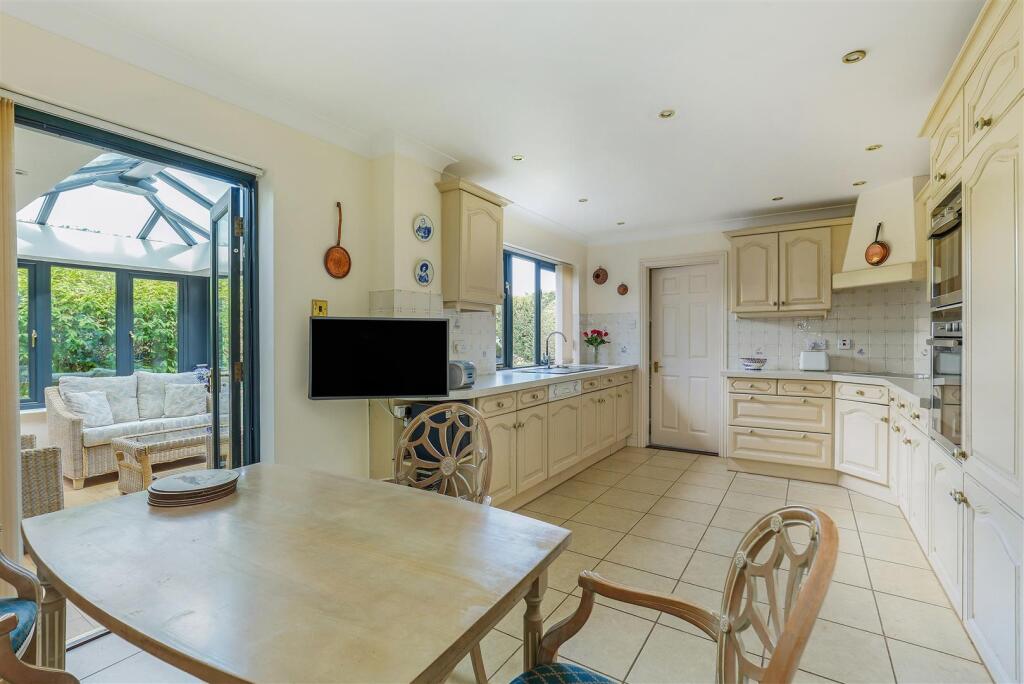 House in Stroud, Houndscroft, Rodborough - View 3